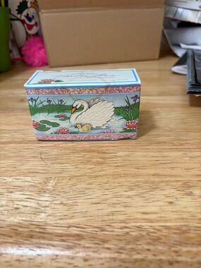 Avon Decorative Swan Pond Trinket Box - White, Pink, Green Collectible